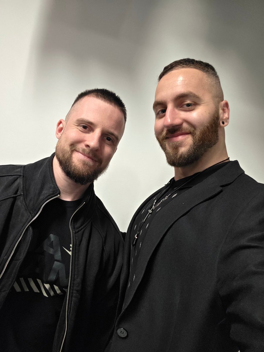 Simon DeWolf tweet media