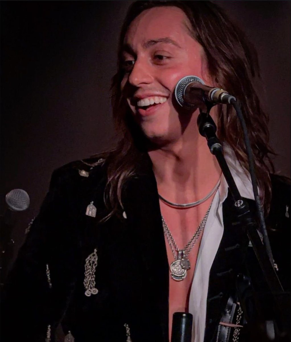 addie✨ tweet media