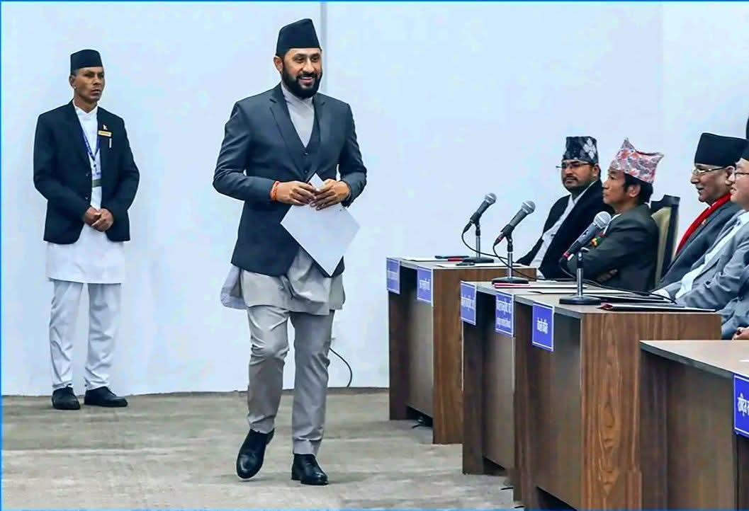 अब राम जन्मिँदैनन् र कृष्ण पनि जन्मिदैनन्। जन्मेका कृष्ण र राम यिनै हुन् 🇳🇵!!