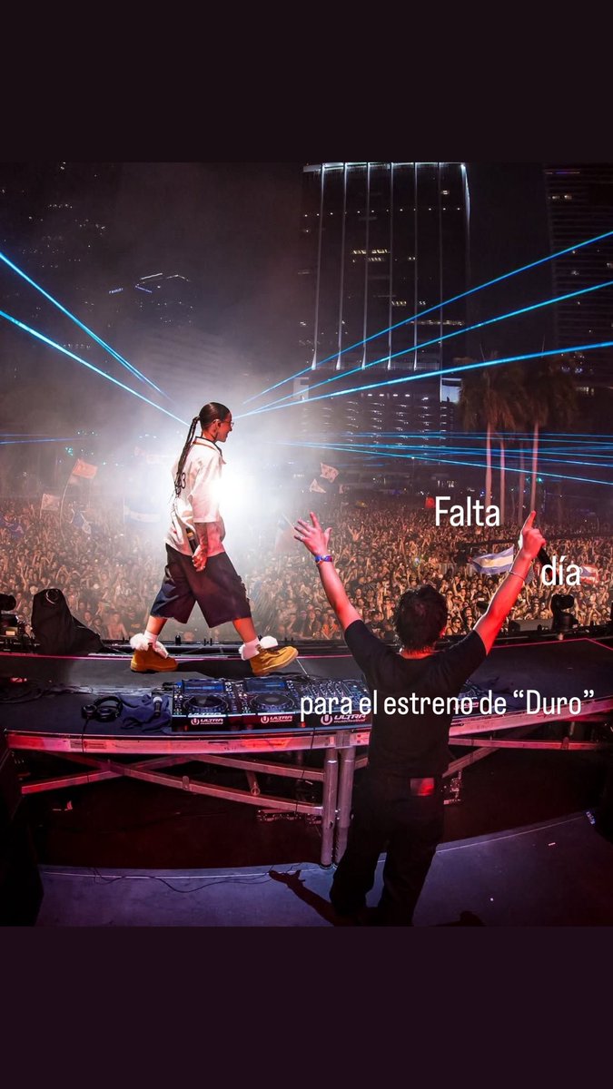 it’s aria 🦂🖤 tweet media