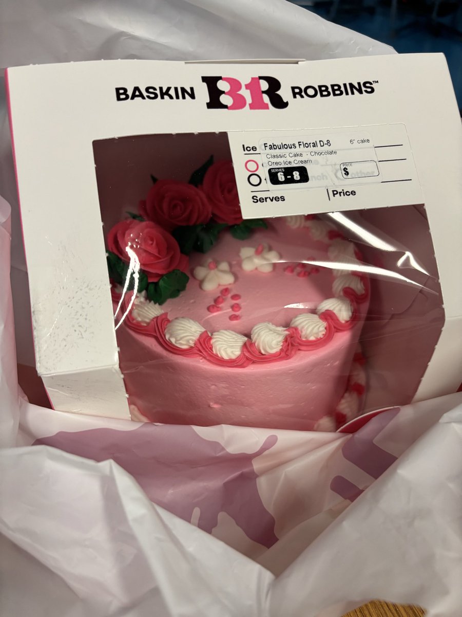 CarolineJC24's tweet photo. My work besties surprised me today 🥹 https://t.co/0fS8nlix03
