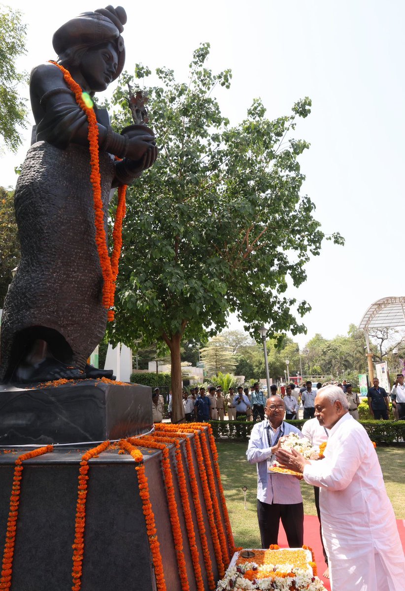 Nitish Kumar tweet media