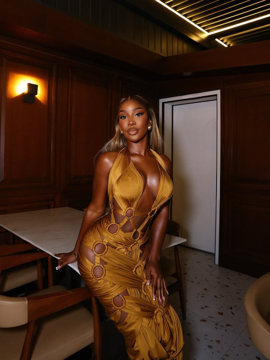 GirlGazer tweet media