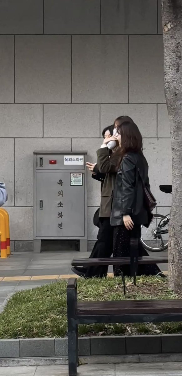 -`♡´- tweet media