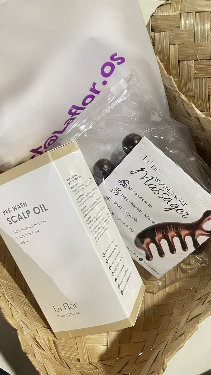 Korang tahu tak batana oil ni boleh minimize rambut bercabang and rosak? scalp oil la flor ni ada batana oil. Dah senang boleh pakai dekat rambut before mandi🤍