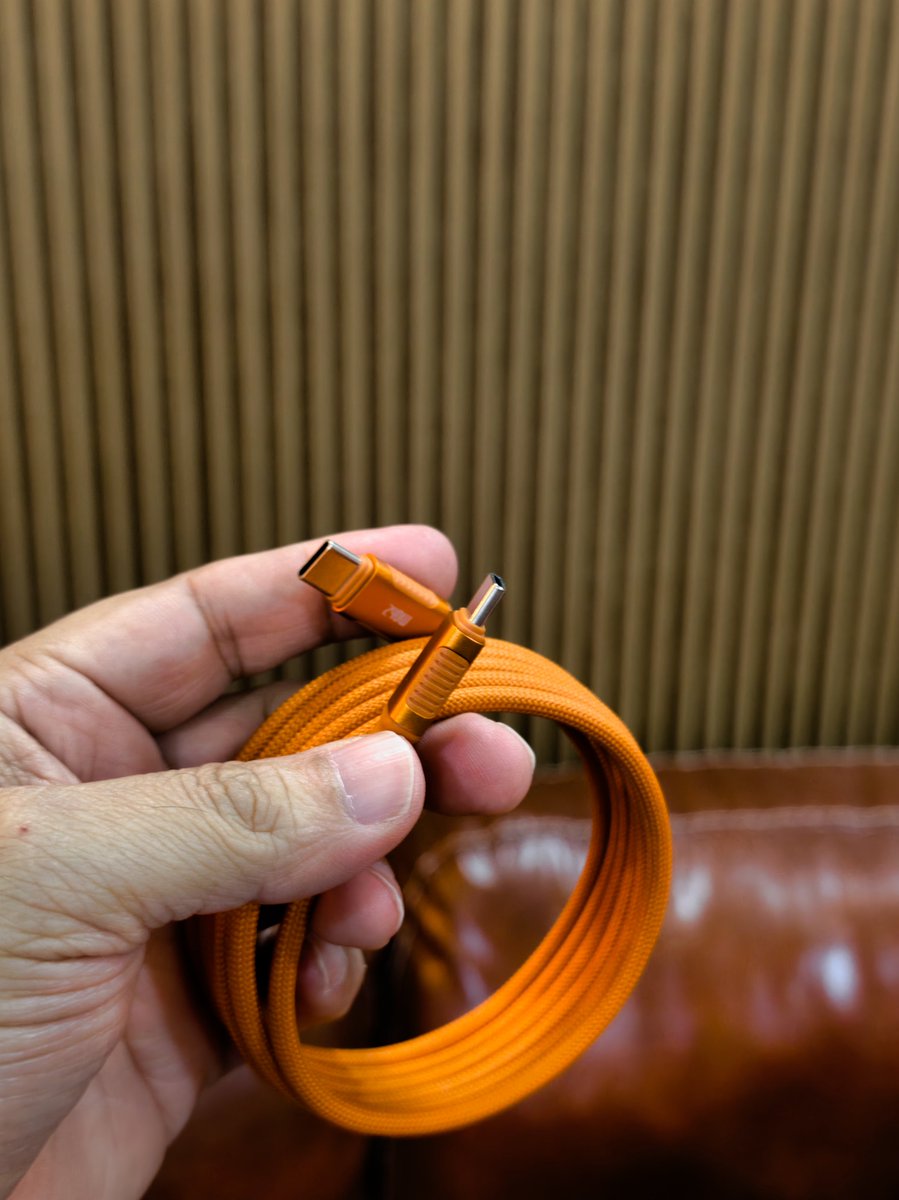 gogiinc's tweet image. This URBN One Type-C cable delivers blazing fast speeds with a premium braided build all at just ₹999.

Worth the upgrade? Looks like it.

#240WCharging #USBTypeC #FastCharging