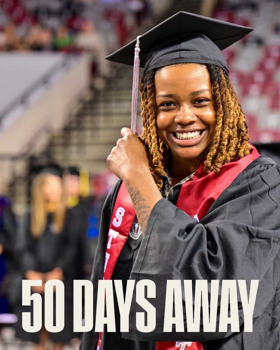TROYUnews's tweet photo. Hey seniors, this will be you in just 50 days! 🎓📸

#allwaysreal #alwaystroy #troyuniversity https://t.co/CMPuP4ZrlO
