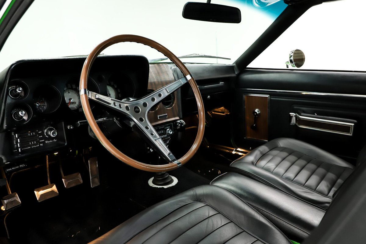 Volo Museum Auto Sales tweet media