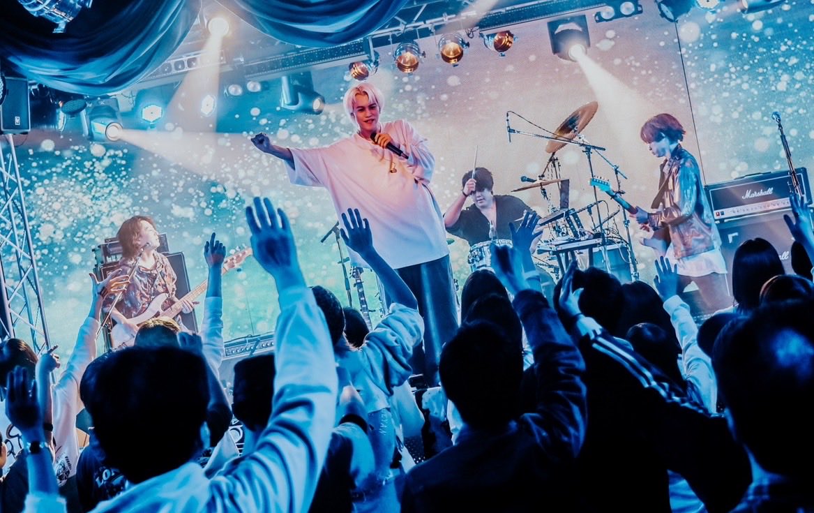 LEEVELLES tweet media