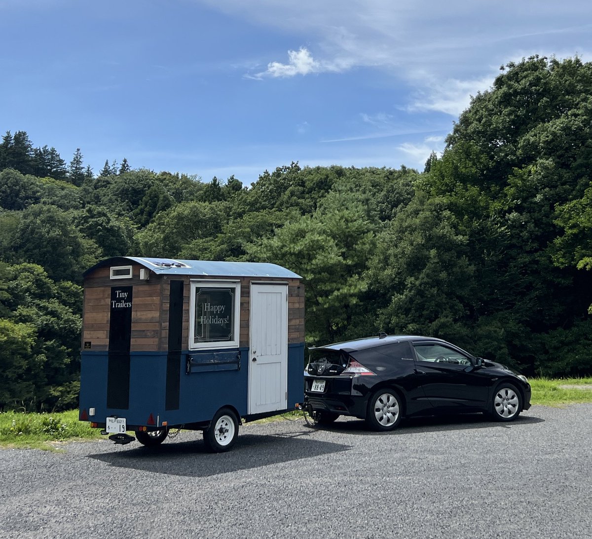 tiny_trailers's tweet photo. トレーラーハウスのデザインとレンタルをしています。

しばらく活動が控えめで投稿も脱線がちでしたがこれからも地道にトレーラー活動を続けていきます。

一台目のトレーラーから5年。
新年度も頑張ります😊 https://t.co/YBjuMEVadK
