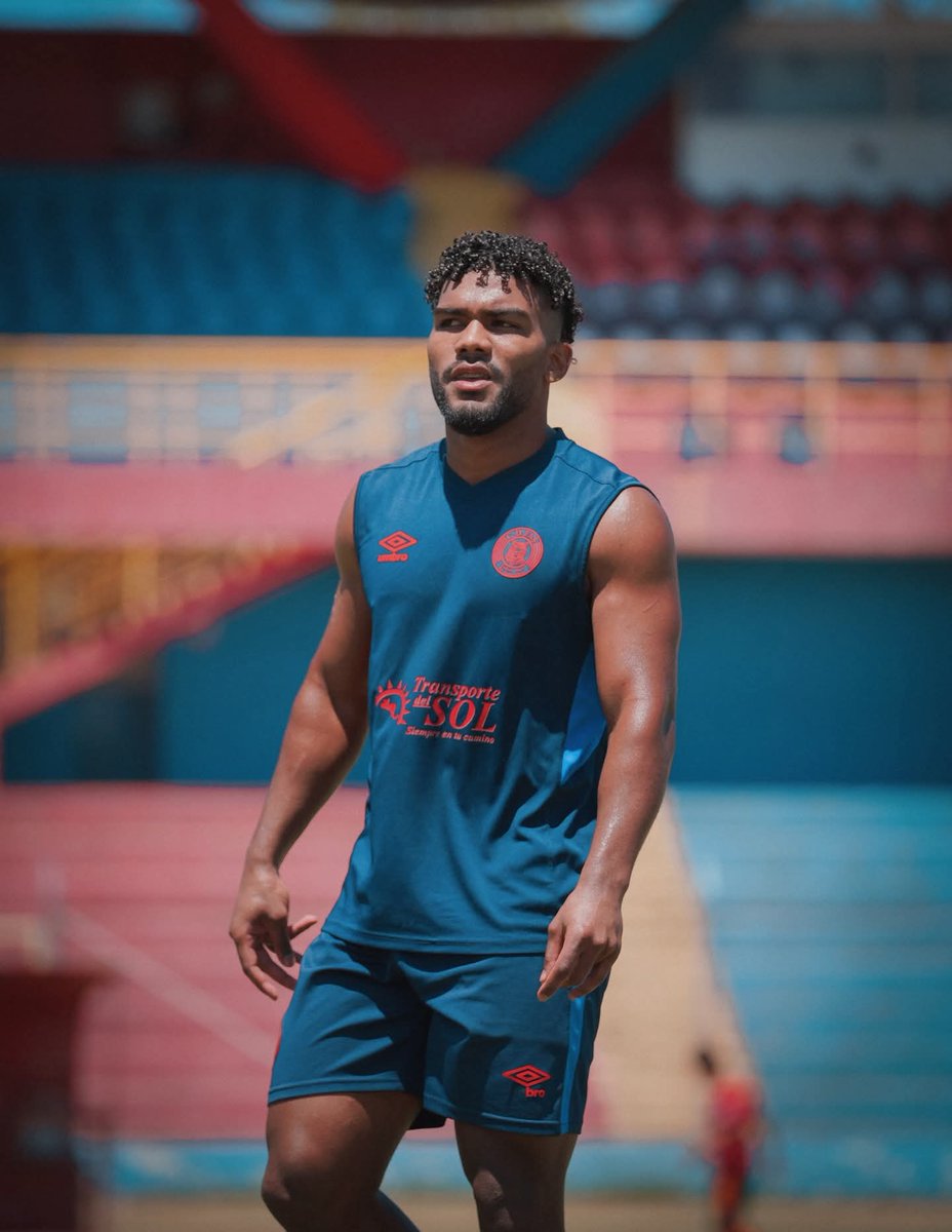 Nuestros Centrales para el Clásico Nacional próximo domingo Miguel Murillo y Edson Menéndez están listo para defender nuestros colores. 

Vamos FAS ❤💙🐅🎵
#CDFAS #Defensores #GraficoFASista