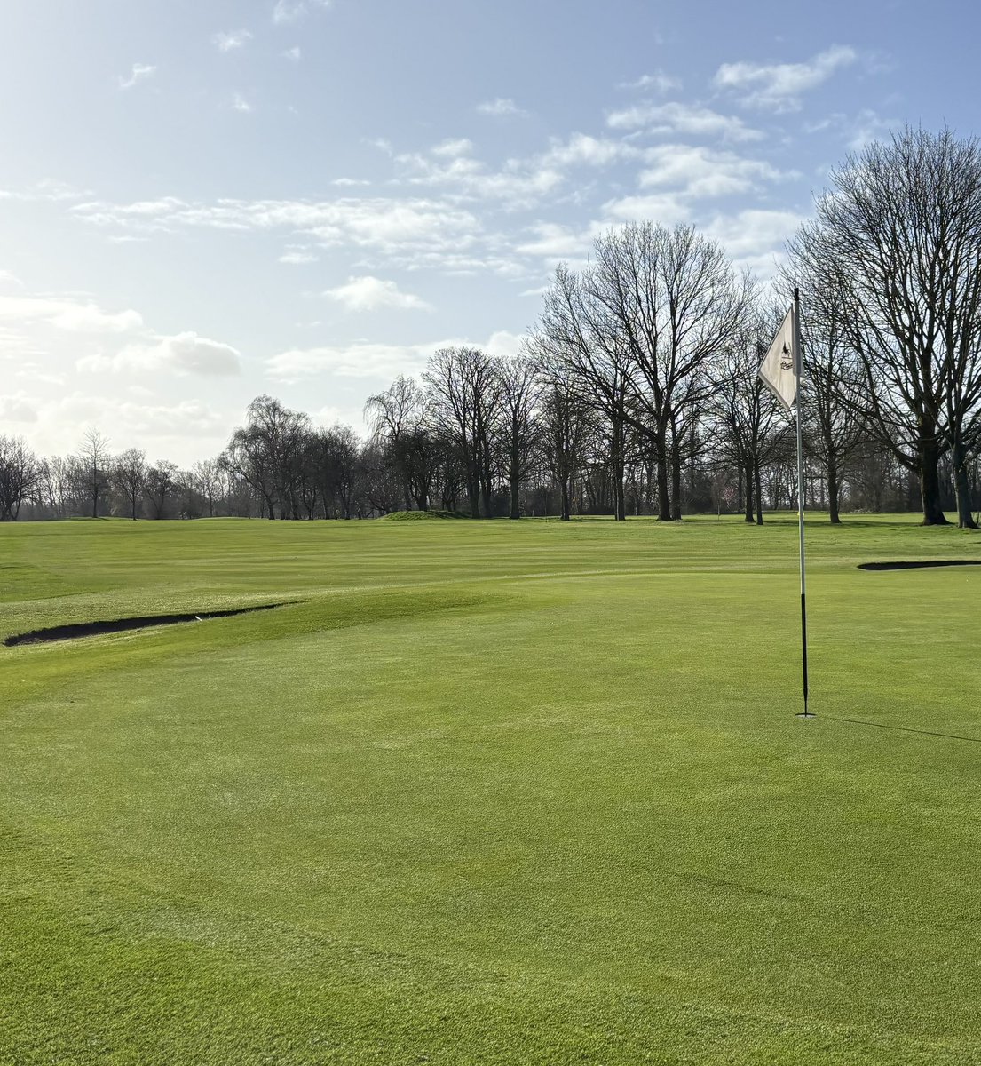 benJhowarth's tweet photo. Spring has arrived and March was a great month! New course furniture, a successful greens maintenance programme, world class presentation from the team and the owls even came to have a look 🦉⛳️ https://t.co/hhjOJek2OU