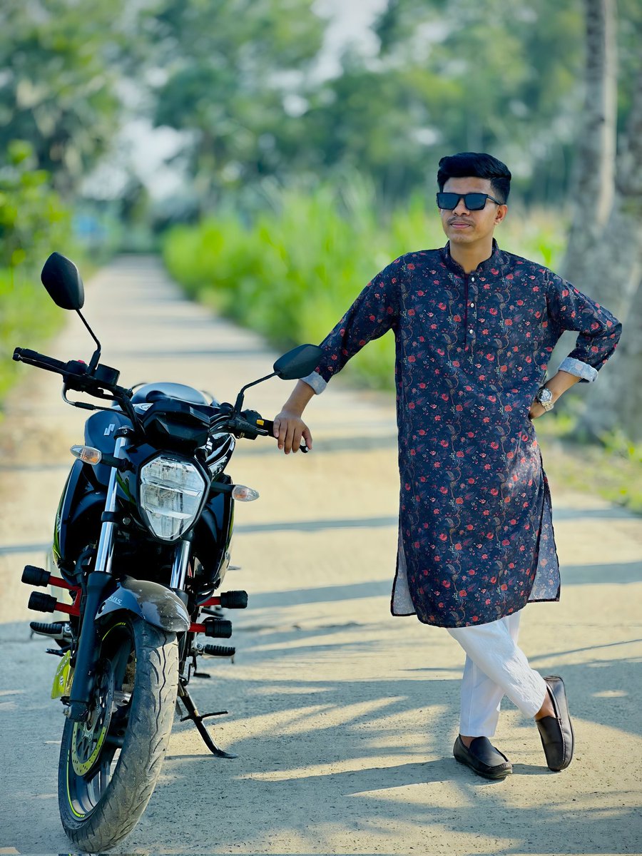 BijoyChandraShi's tweet photo. তোমার সরলতায় মিশে আছে রাজকীয় এক নীরব আভা—
চোখে ধরা পড়ে না, অনুভবেই ফুটে ওঠে তোমার আসল সৌন্দর্য। https://t.co/QR7lxd9p0w