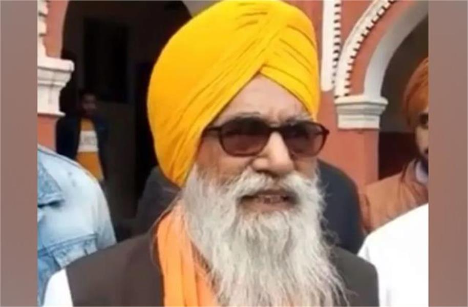 KesariPunjab's tweet image. पूर्व मंत्री गरचा परिवार की जमीन पर कब्जे की कोशिश, सरेआम मजदूरों को जान से मारने की धमकियां

👉👉 अधिक जानकारी के लिए : punjab.punjabkesari.in/punjab/news/at…

#PunjabNews #FormerMinisterGarcha #Land #LudhianaNews #PunjabKesari