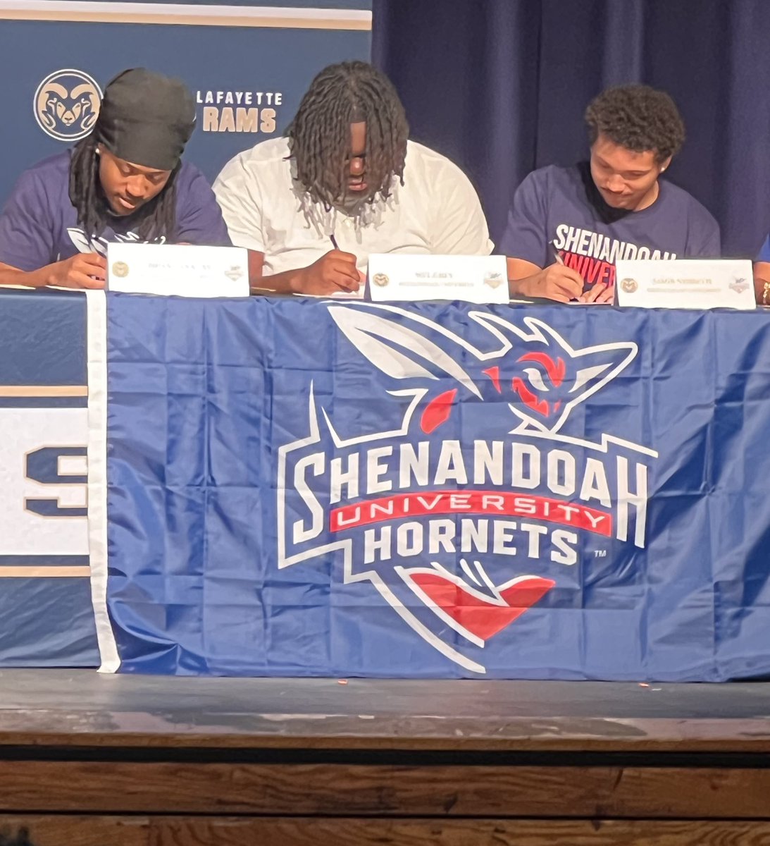 jamir_nesbeth's tweet photo. Pen on paper. Excited to continue my journey at the next level with @SUhornetsFB Again thank you @yoder847 and @HBBauserman for the opportunity. https://t.co/e58s9a95yu