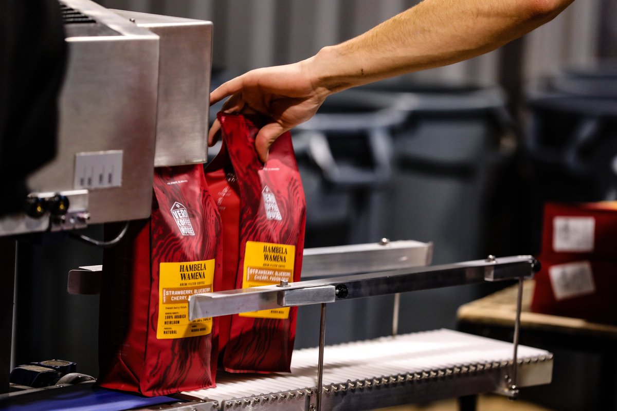 mtpakcoffee's tweet photo. How does a coffee packaging machine work? To get some tips, we spoke to Darius Vezelis, the co-owner of @VeroCoffeeHouse, a Lithuania-based coffee chain he built with his wife that now has more than 30 locations across the country: https://t.co/UqiCVH8FU9 https://t.co/fIrUEiTAK8