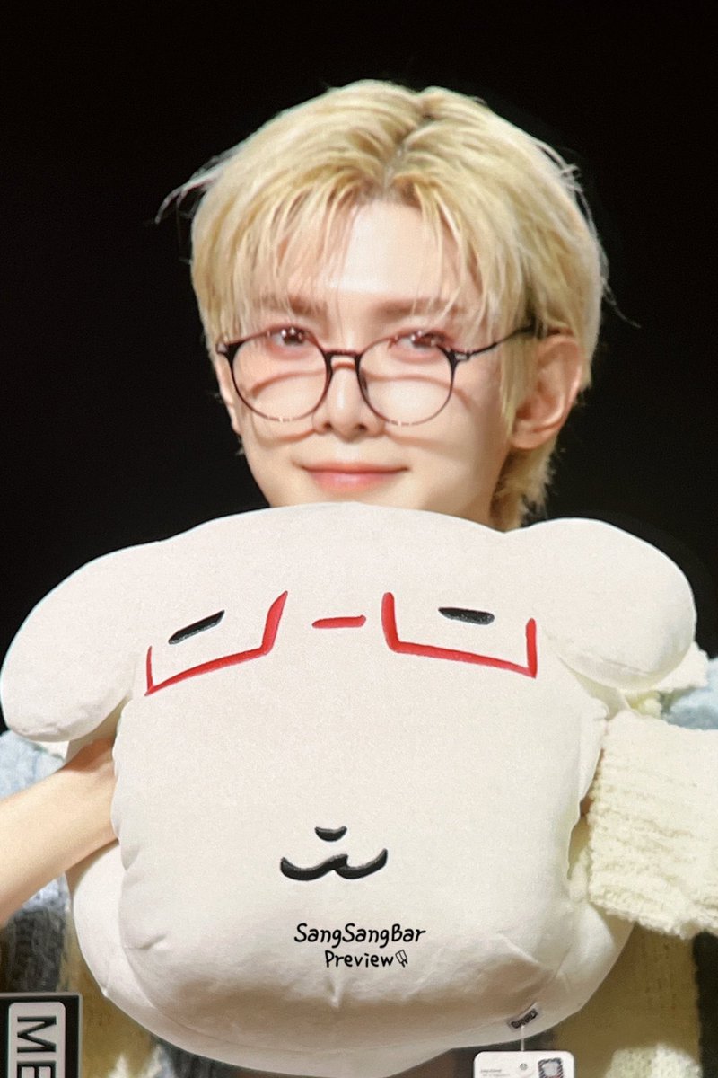 Does Yeosang Look Good Today? tweet media