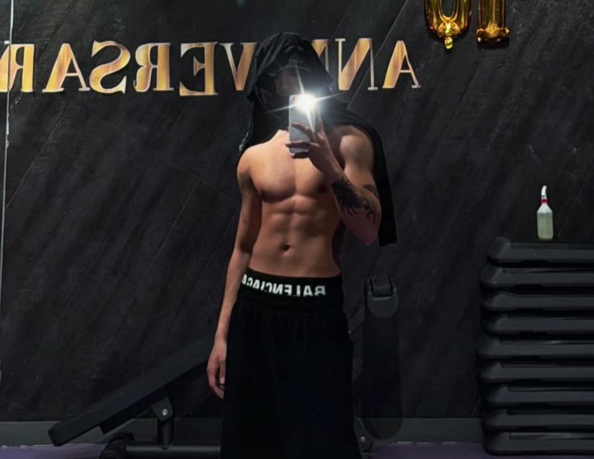 itsmejollyjoe's tweet image. This is the result of Ken/ Felip's months of health and workout discipline. Zer you achieved this toned muscle and abs in between your tight work schedules. Maintain it. Great job. ☺️ 👋💪

Felip #fitnessgoals 🤘
#FELIP #SB19_KEN @felipsuperior