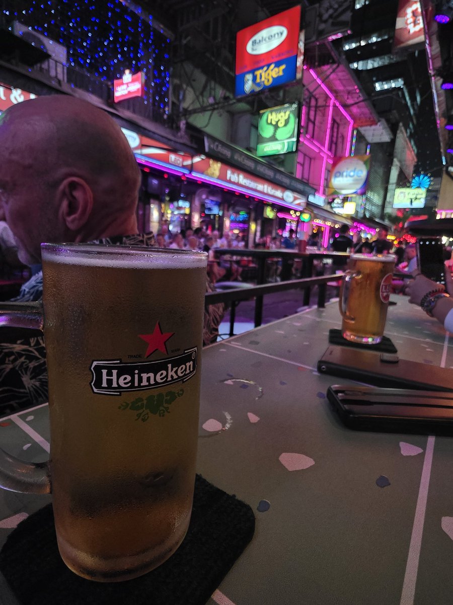 6โมง                                            4ทุ่ม