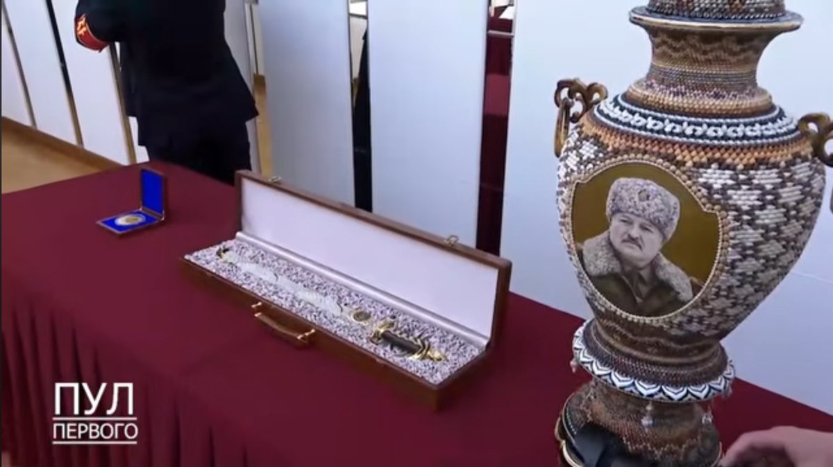 黒イモタス tweet media