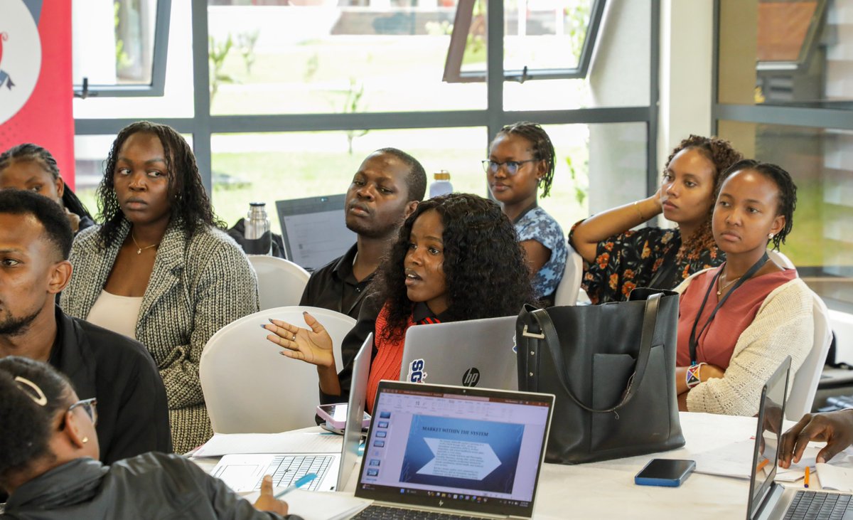 AmrefUniversity's tweet image. From Idea To Impact Workshop Teams also tackled:

🔹 Defining their Unique Selling Points
🔹 Building product pipelines
🔹 Planning for product lifespan
🔹 Testing ideas with real users
#AMIU #FromIdeaToImpact