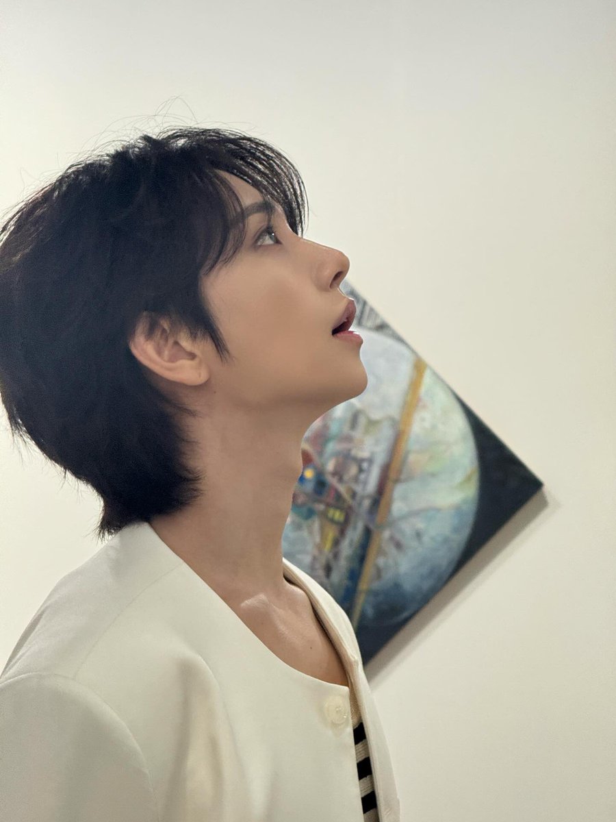 じろう tweet media