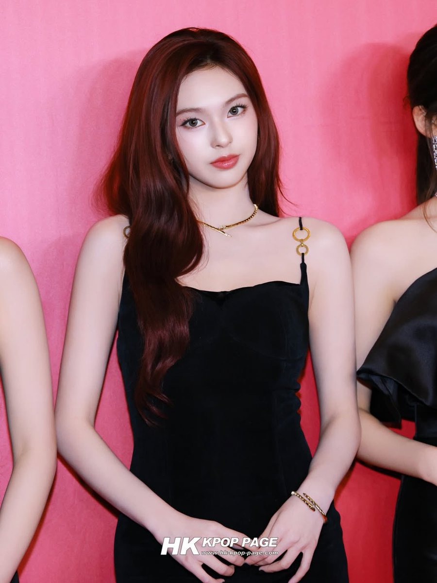 รูปจากสื่อคือดีมากก ทุกอย่างดูมีออร่านะคะ สวยจนอยากไหว้ไม่เกินจริง

CHIC CHIQUITA AT VOGUE HK
#DoubleVision2026xBABYMONSTER
#CHIQUITA #BABYMONSTER