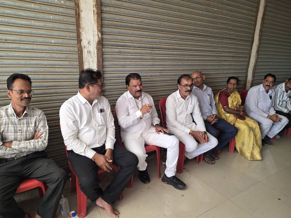sanjaygaikwad34's tweet image. जय गजानन पेंट हाऊसचे भव्य उद्घाटन उत्साहात संपन्न..! 

श्री राम नवमीच्या पावन व शुभमुहूर्तावर मोताळा येथे प्रथमेश दिलीप आढाव यांच्या “श्री गजानन पेंट हाऊस” या नव्या व्यवसायाचे भव्य उद्घाटन मोठ्या उत्साहात पार पडले.

#OpeningCeremony #RamNavami #buldhana #shivsena #sanjaygaikwad