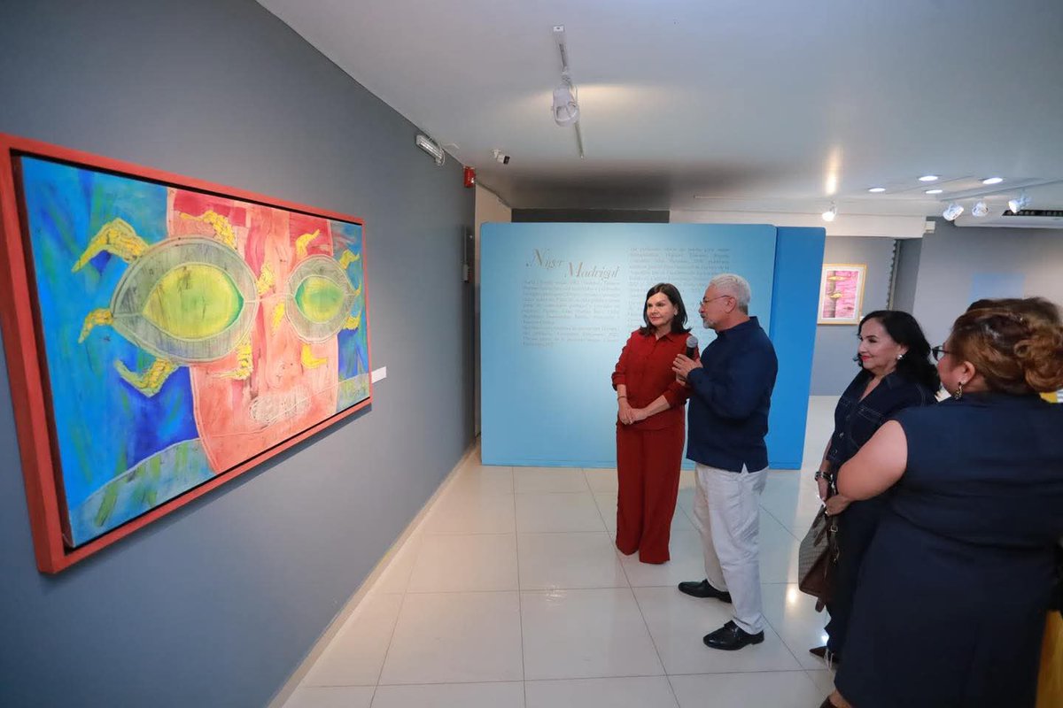 Librodemar's tweet photo. En el 5º Festival Guayacán &amp; Macuilí, en el Centro Cultural Villahermosa, la alcaldesa @YolandaOsunaH  inauguró la exposición “Horizontes Intervenidos” del poeta y artista visual, Níger Madrigal, la cual permanecerá en exhibición hasta el mes de mayo.
https://t.co/GHOnU4S9vU https://t.co/CnnRmMdXKV