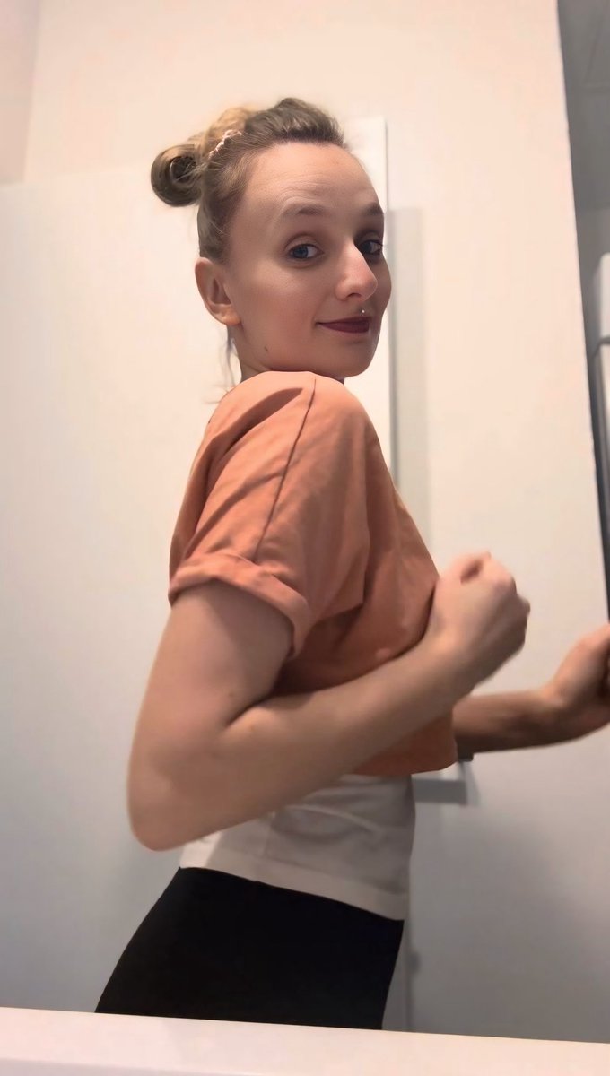 Lola l'infirmière 💉 tweet media