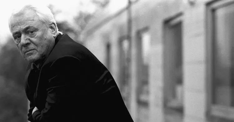 ActuaLitte's tweet image. 📚 #Auteur : Alexander Kluge est mort.
Une œuvre qui a pesé sur la manière d’écrire, de monter et de penser les récits.

🔗 actualitte.com/article/130197…