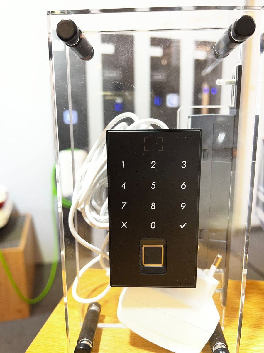 FuturasmusGroup's tweet photo. At the ekey biometric systems booth, we saw how biometric access is becoming a key element in smarter and more secure buildings. Thanks for your warm welcome!
#futurasmus #ekey #KNX #SmartHome #ControlDeAccesos #Domotica #LightAndBuilding https://t.co/cqDTICC7Ch