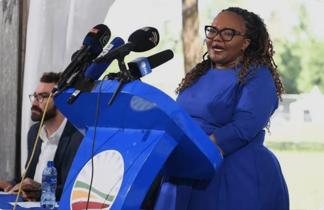 Kwena Molekwa tweet media