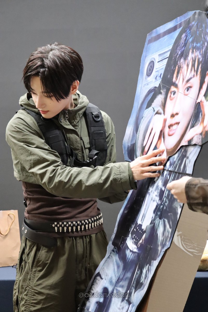 aedamyedam's tweet image. 260313 kpoptogether

倒されるテグさん😵‍💫

#ONEPACT #TAG #태그　
#テグ #YEDAM #예담 #イェダム