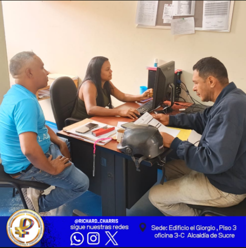ComFinanzaSucre's tweet photo. 🚀 ¡IMPULSANDO EL MOTOR PRODUCTIVO EN SUCRE! 🇻🇪  🔹 Darwin Rodríguez (Sector Julián Blanco): Asesoría en inscripción IVSS y chequeo técnico ante el INCES. 📑✅ 🔹 Sra. Ana Coello (El Llanito): Formalización de su marca de vinos artesanales "Danny Aldana" ante el SENIAT. 🍷🍇 https://t.co/RvWvu3BeIP