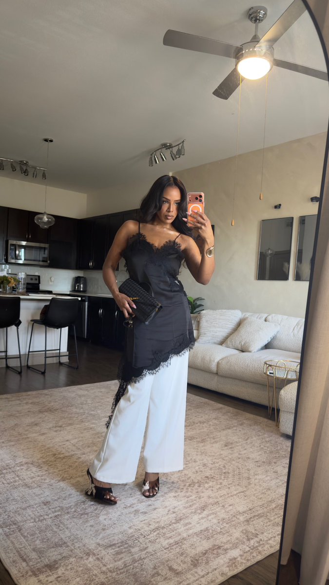 CleverlyChloé tweet media