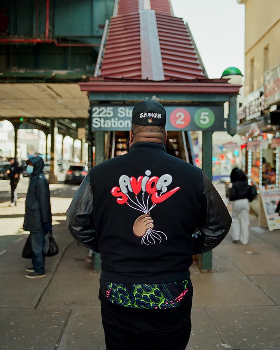 JustFreshKicks tweet media