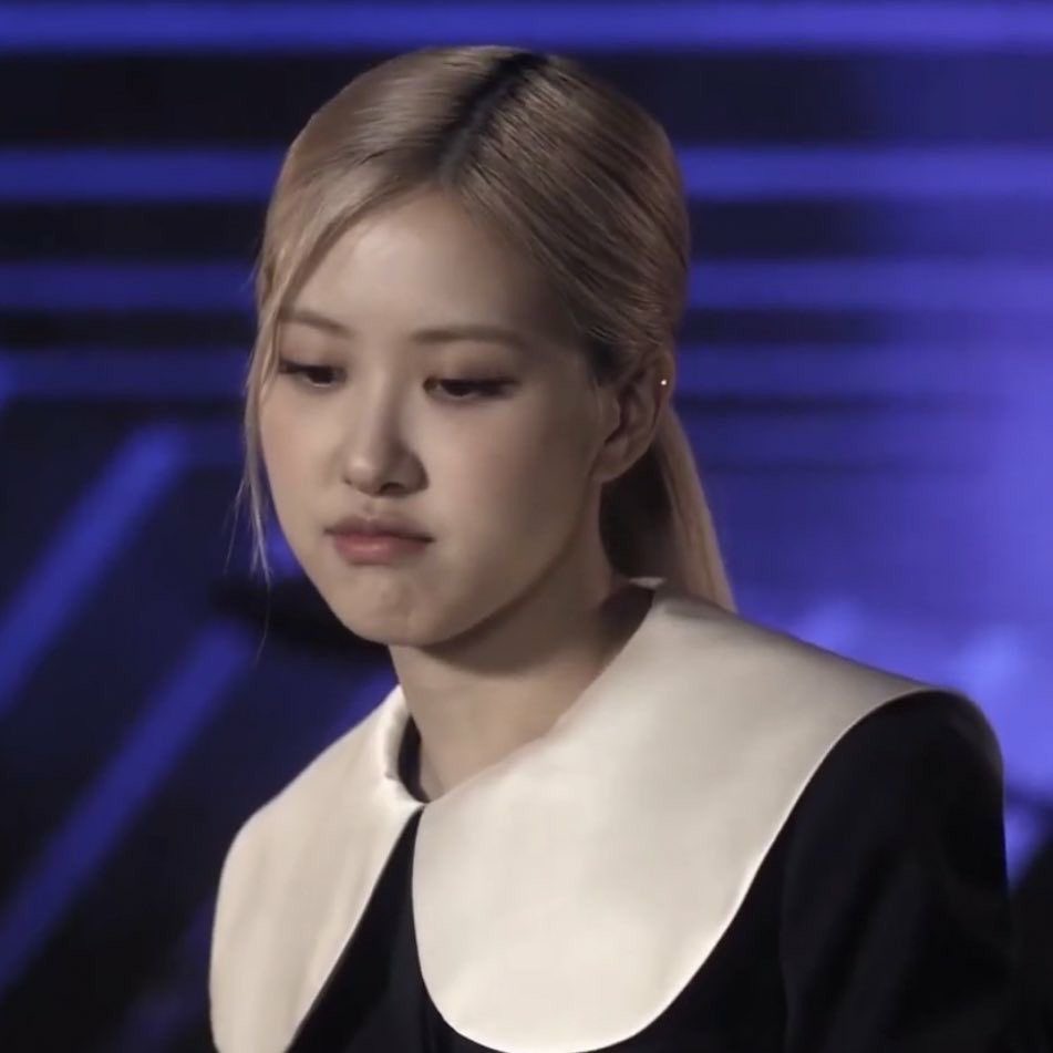 ROSÉ ON THE CHART tweet media