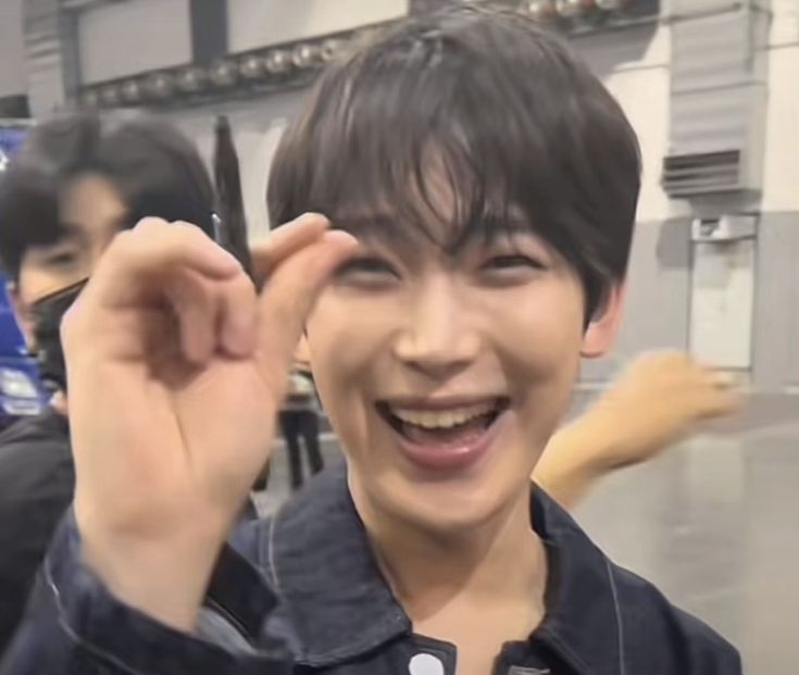 Mira| ENHYPEN is 7 tweet media