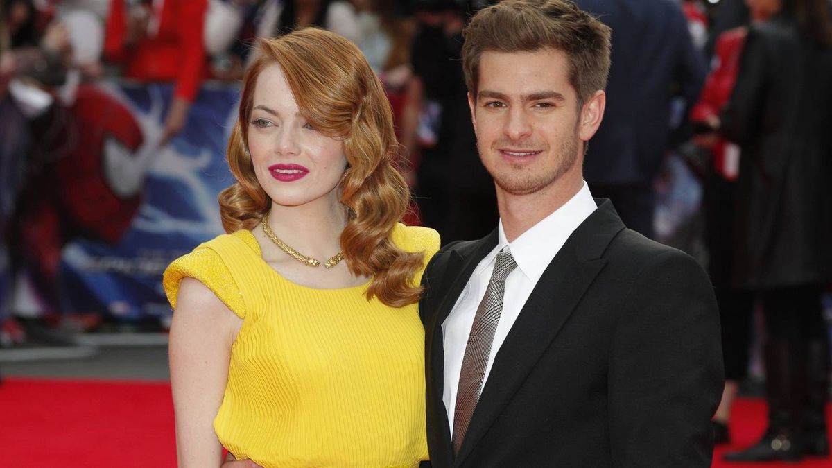 screenrant's tweet image. #AndrewGarfield was asked if he would ever want to see #EmmaStone finally get to bring Spider-Gwen into live-action:

"Yeah. I mean, why not? Directed by Yorgos Lanthimos. I think she could do anything. She's such an incredible actor."

Source: Hits Radio | Learn More: