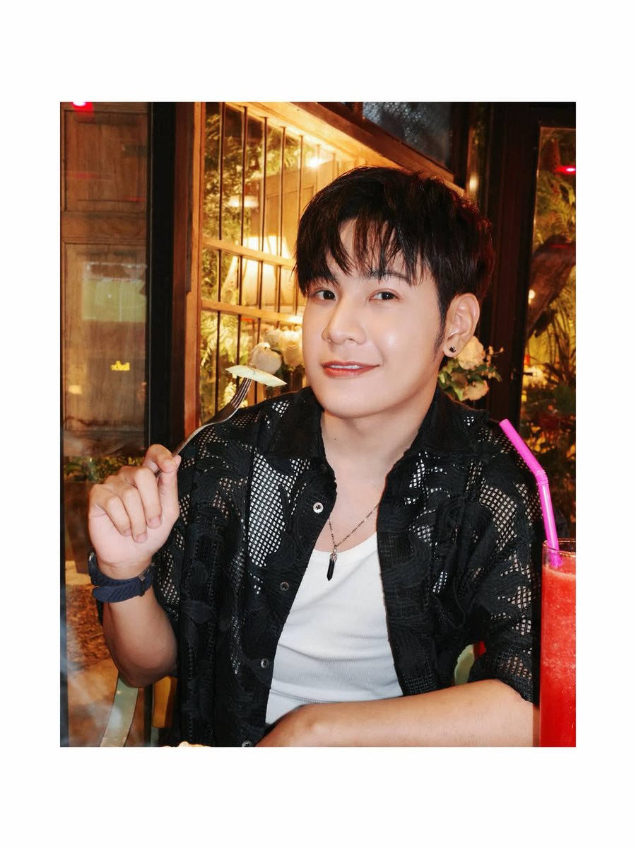 KRISTSINGTO TRENDS tweet media