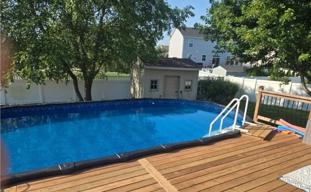 "I switched to Royal pool blend from the Formula O brand I was using on my oxygen pool. Works great and i am very pleased with how effective the product is....."  -- Jeff Short