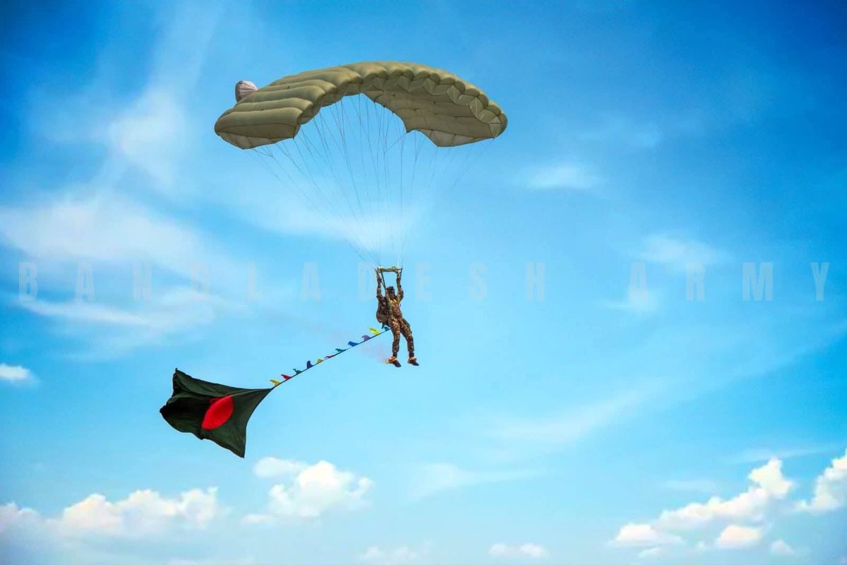 HasnatAb_dullah's tweet photo. On Independence Day,  we remember our freedom, honor the sacrifices, and celebrate with deep pride.

Note:photo taken from Bangladesh Army page
Hasnat Abdullah https://t.co/jF9tsWctJT