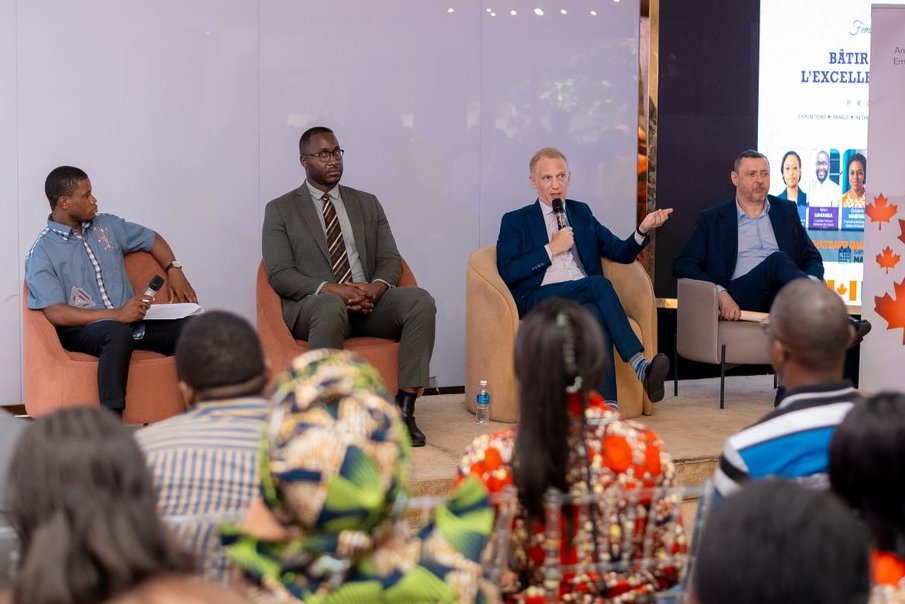 AmbSuisseRDC's tweet photo. Merci à @AsblWise pour l’opportunité de participer à un panel sur les partenariats internationaux et l’entreprenariat féminin, et pour les rencontres et échanges avec des femmes congolaises inspirantes et talentueuses à l’occasion de la Foire des Femmes Entrepreneures. 🇨🇩 https://t.co/hTQCnNxlC9