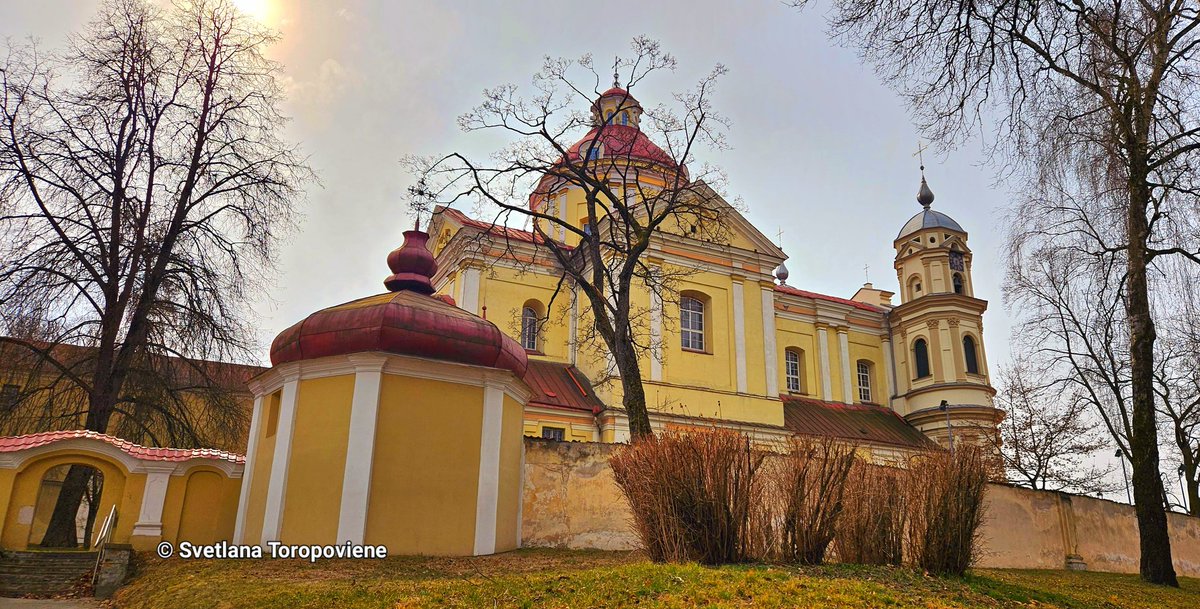 LanaToro21's tweet image. #Photobyme📷 #Todayshots 
#Vilnius #Lithuania 

On my way to work...

In a rush we often do not notice beautiful things. That is why I often stop, make photos to freeze those moments...❤️