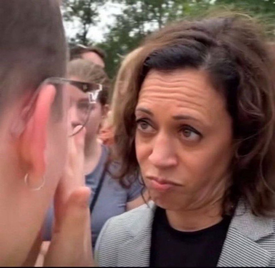 jhe jhe the jet plane 🖤 tweet media