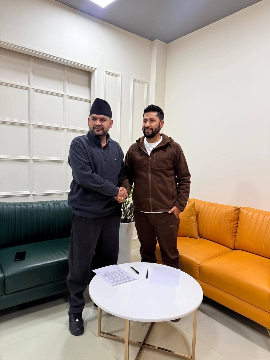 BhimAviral2's tweet image. बालेनले महिनाको एउटा भिडियो Youtube मा र दिनको एउटा स्ट्याटस फेसबुकमा राखे भने खान लाउन पुग्ने पैसो पुग्छ ।🫢😱 #powerofcontent #ContentMonetization
#copy