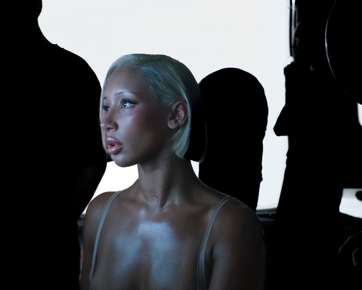 Naomi Sharon tweet media