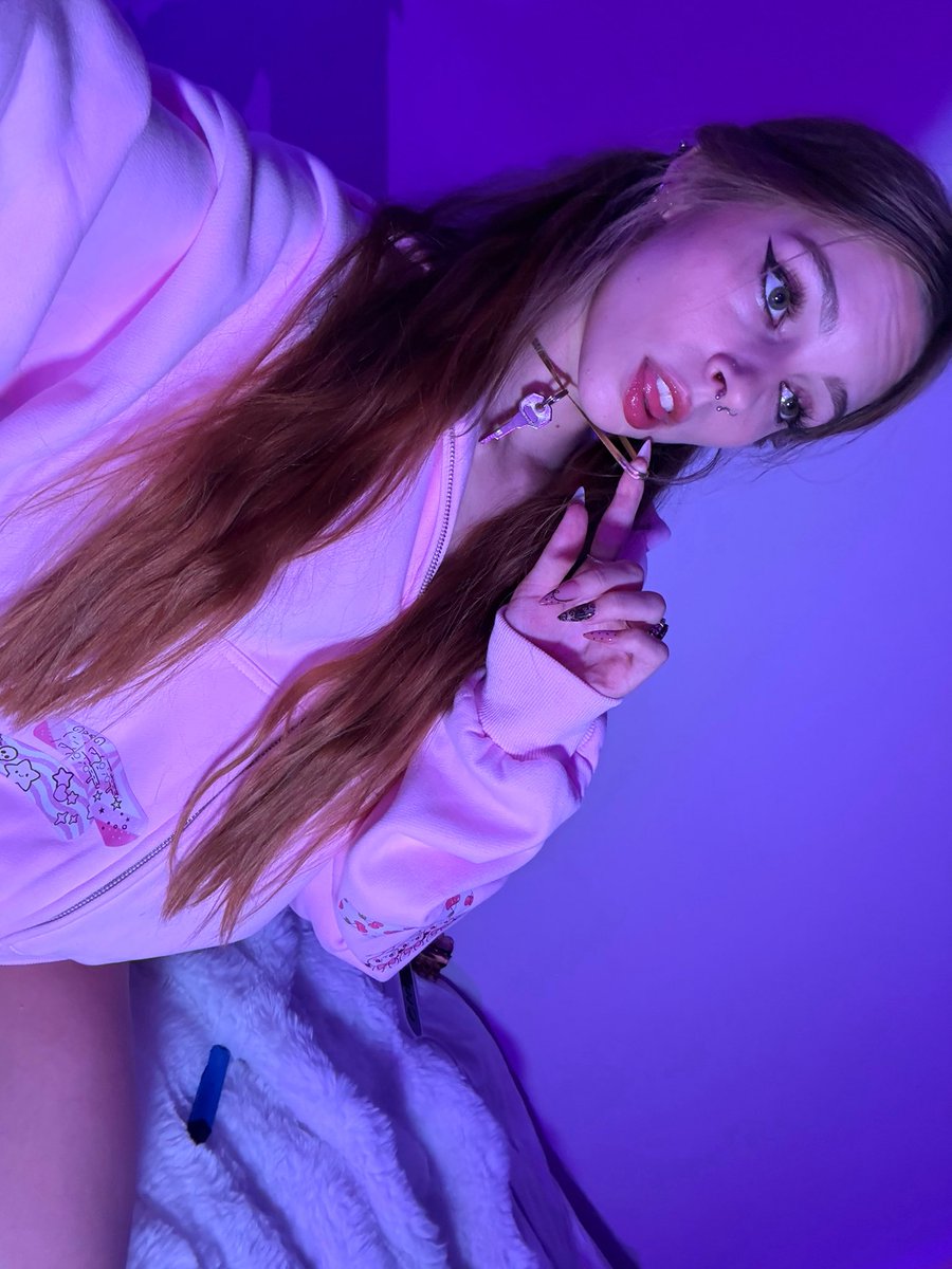 𝒄𝒐𝒖𝒓𝒕𝒏𝒆𝒚 ୨୧⋆。˚ ⋆ tweet media