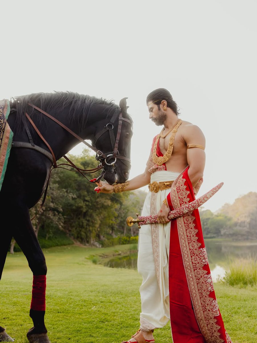 greatandhranews's tweet image. Rowdy boy #VijayDeverakonda shares wedding photos, saying “It’s been a month.

#virosh @TheDeverakonda @iamRashmika #WeddingVibes #LoveMoments
